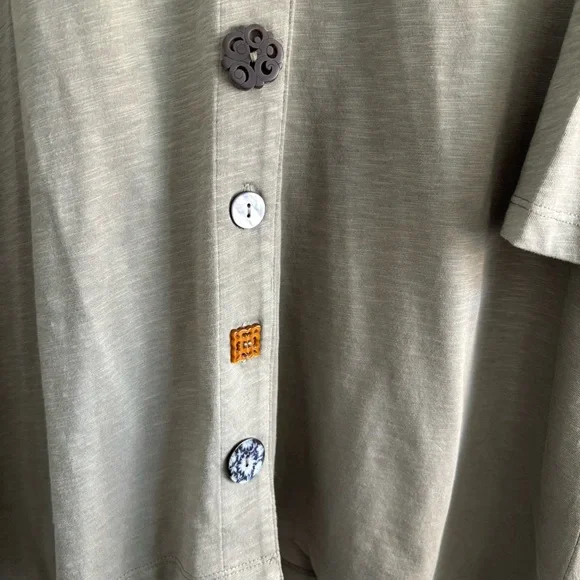 Soft Surroundings Sage Button Down Shirt Medium NWOT - Picture 3 of 6